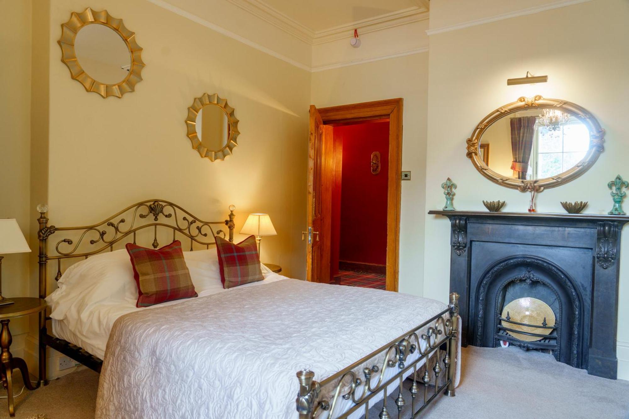 Harrisons Hall Bed & Breakfast Hotel Mold Exterior foto