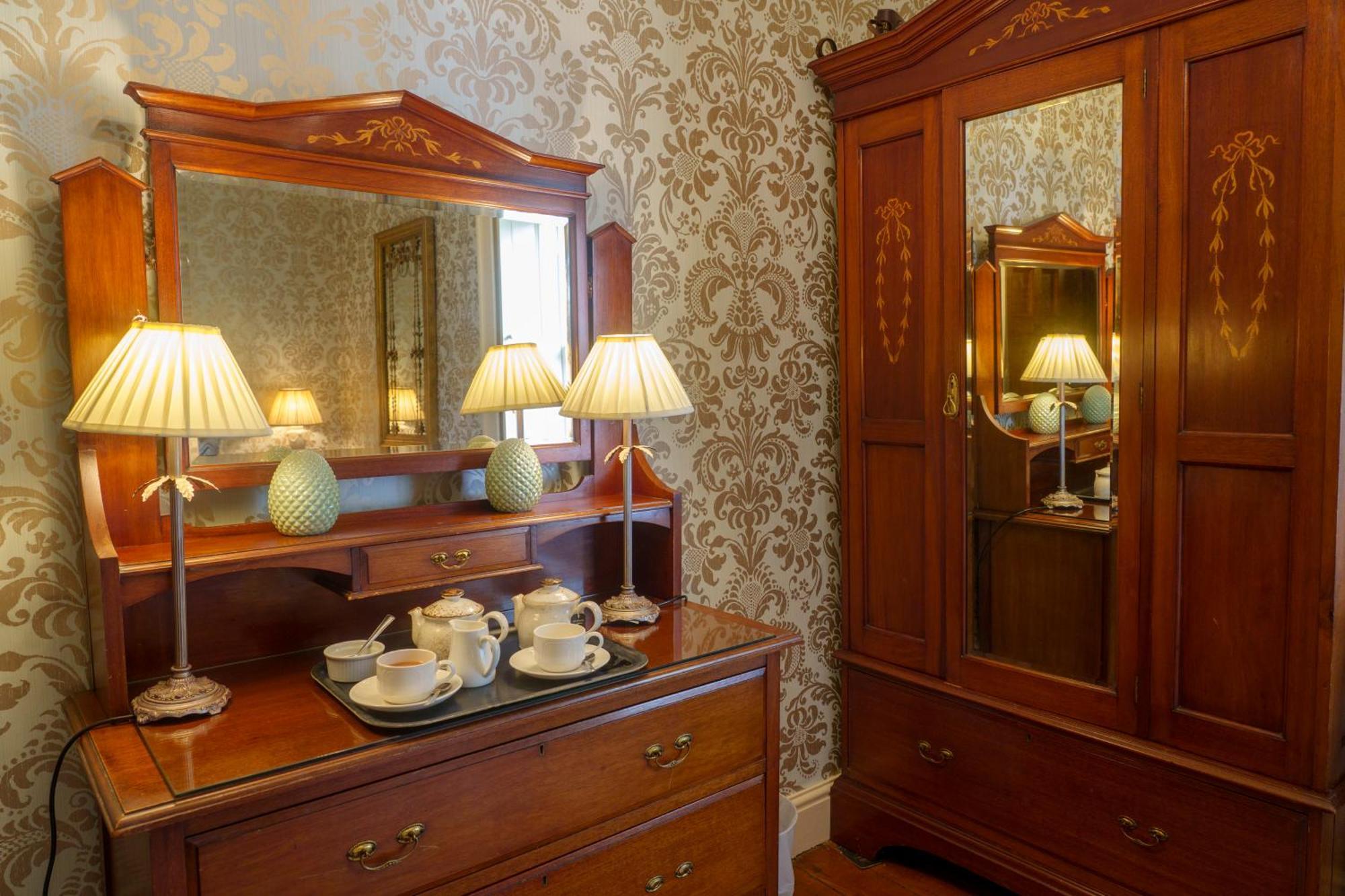 Harrisons Hall Bed & Breakfast Hotel Mold Exterior foto